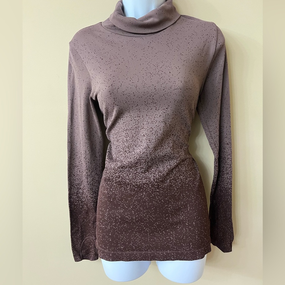 Athleta Ombré Gradient Top, Stretchy Material, Size M EUC